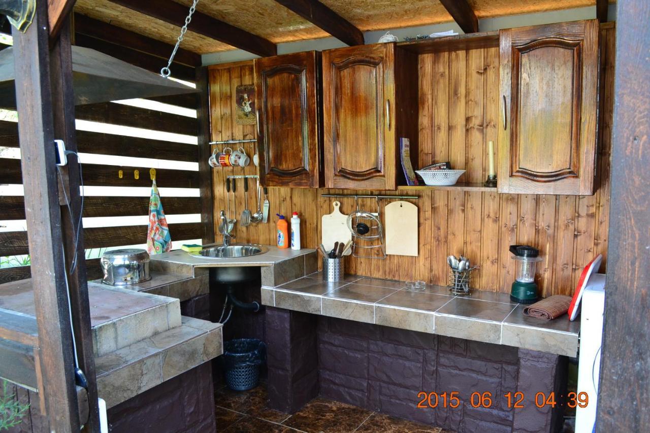 U Palycha Guest House Soechoemi Buitenkant foto