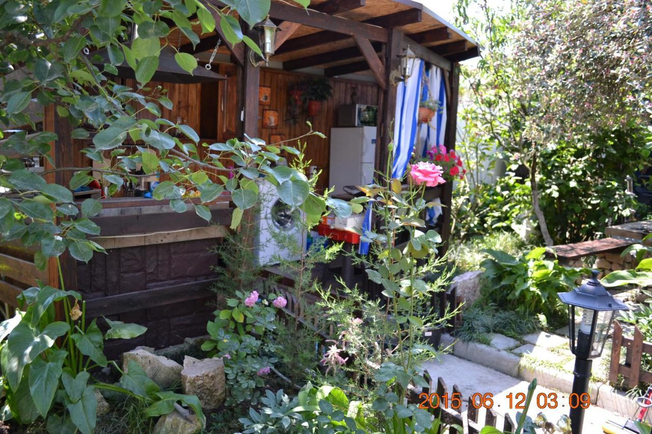 U Palycha Guest House Soechoemi Buitenkant foto