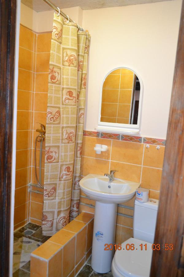 U Palycha Guest House Soechoemi Buitenkant foto