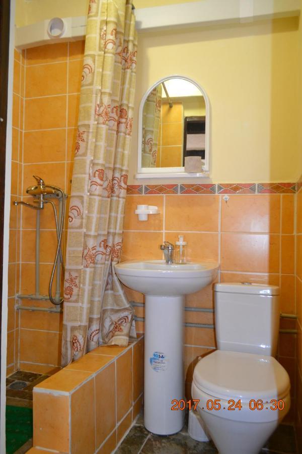 U Palycha Guest House Soechoemi Buitenkant foto
