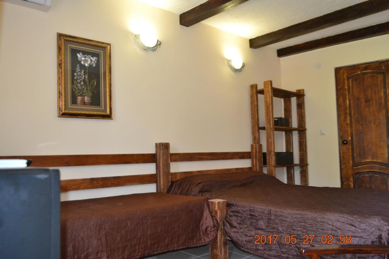U Palycha Guest House Soechoemi Buitenkant foto