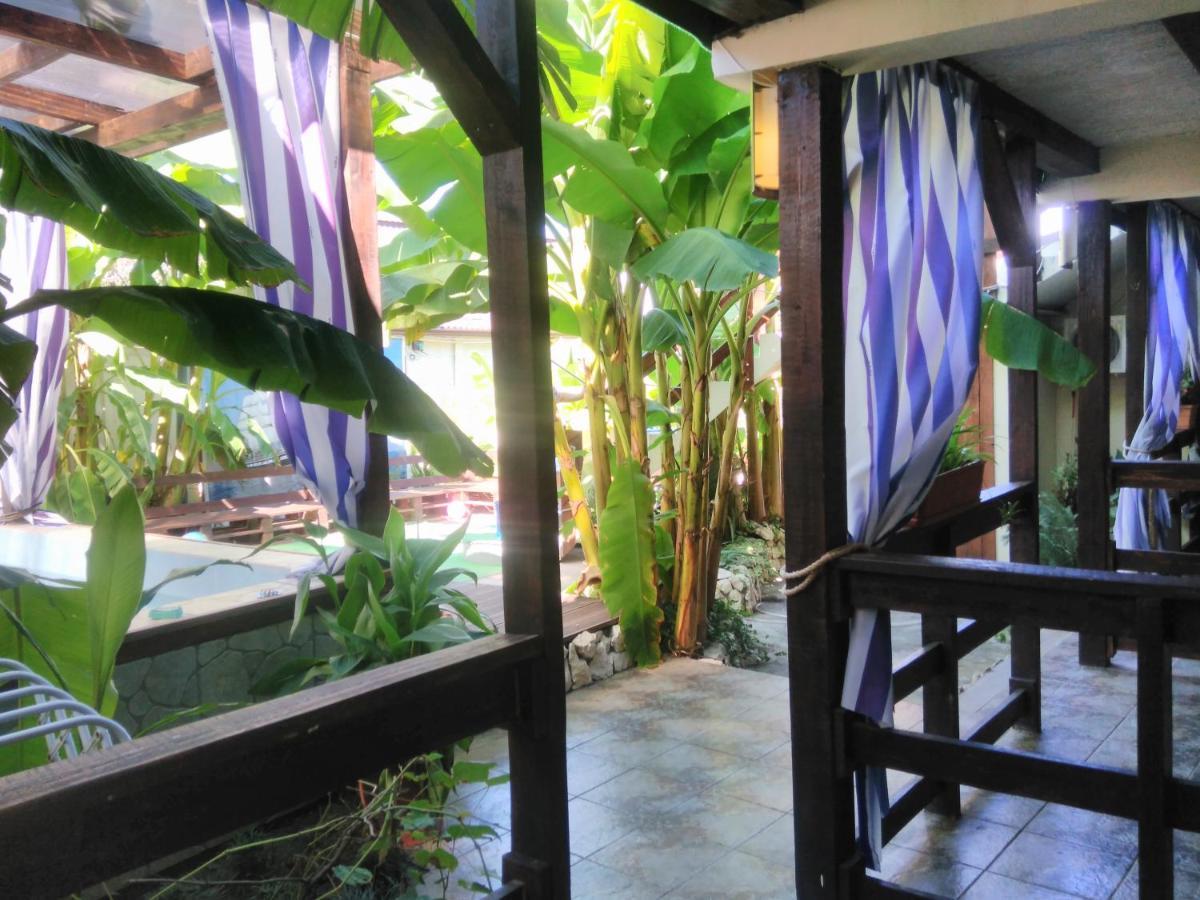 U Palycha Guest House Soechoemi Buitenkant foto