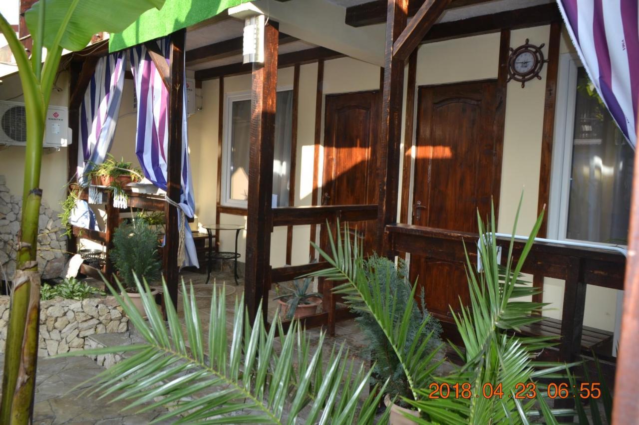 U Palycha Guest House Soechoemi Buitenkant foto