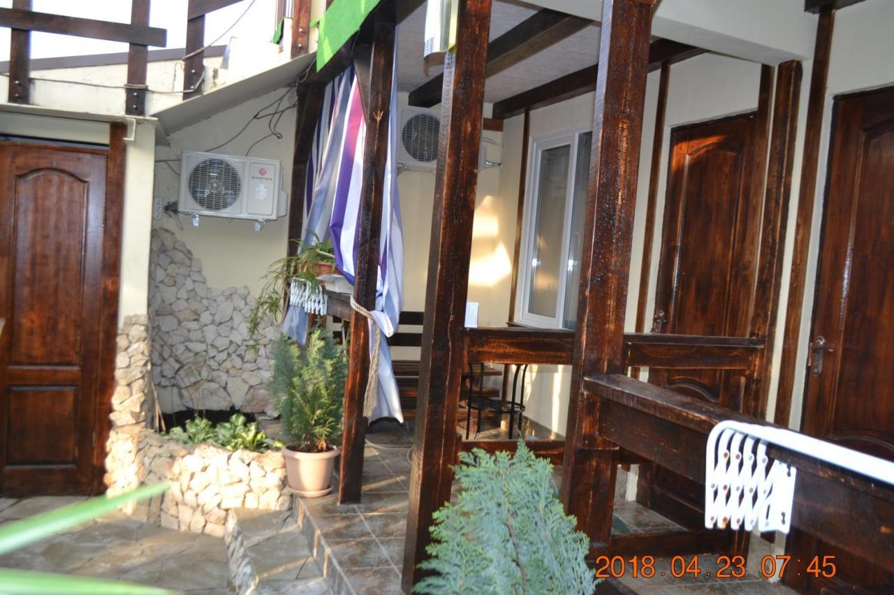 U Palycha Guest House Soechoemi Buitenkant foto