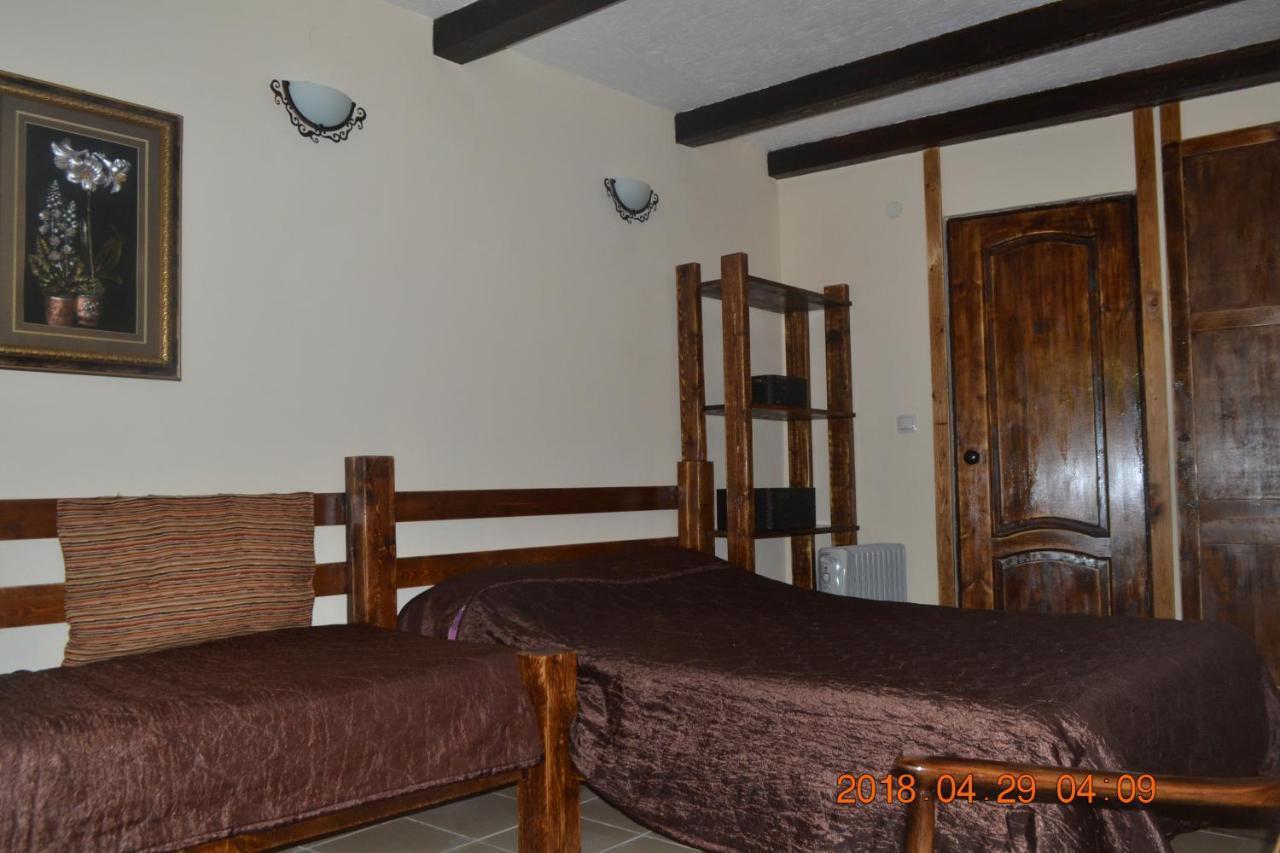 U Palycha Guest House Soechoemi Buitenkant foto