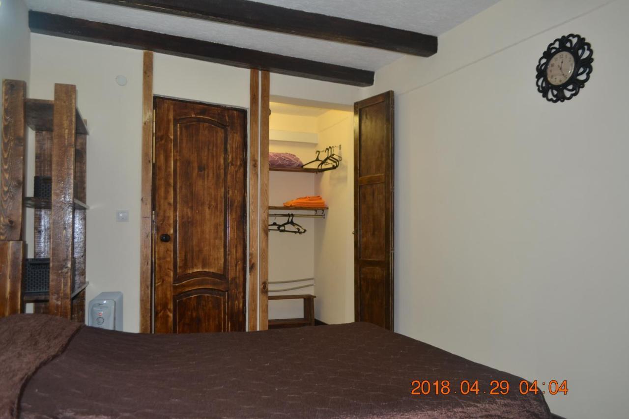 U Palycha Guest House Soechoemi Buitenkant foto