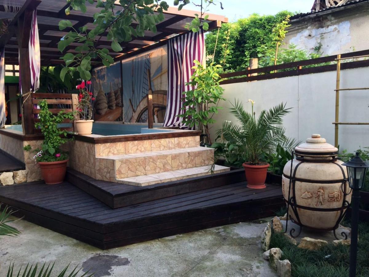 U Palycha Guest House Soechoemi Buitenkant foto