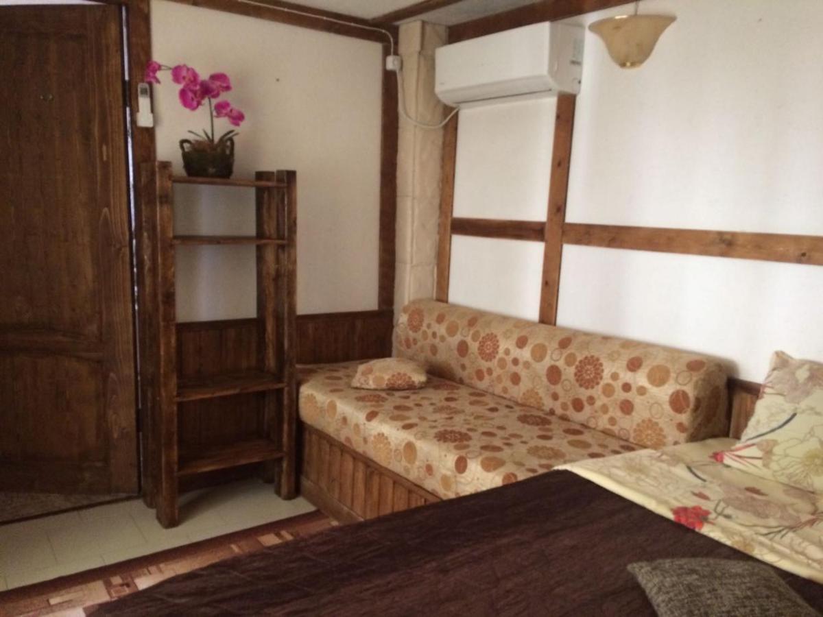 U Palycha Guest House Soechoemi Buitenkant foto